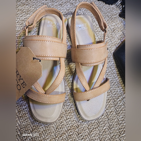 NWT Frye & Company Women's Adjustable Strap Cassia Sandals in Light Tan - Picture 11 of 12